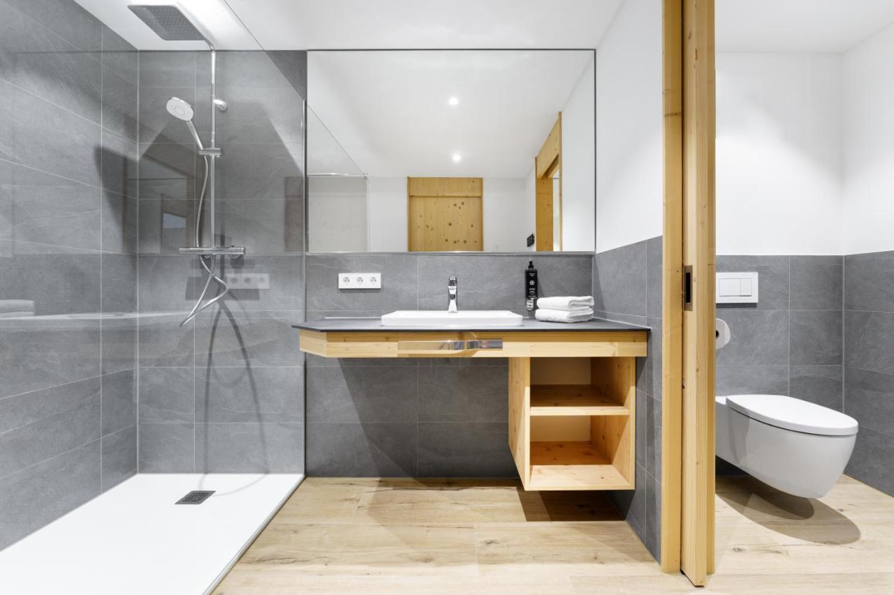 Schwarzenbach - & Rooftop Pool *